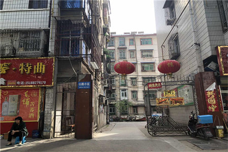 佛山中学附近电梯好楼层三室两厅一卫中装